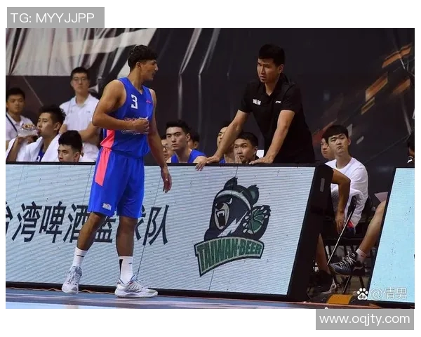 杨瀚森在比赛中展现惊人盖帽能力引发球迷热议与期待 杨瀚森在比赛中展现惊人盖帽能力引发球迷热议与期待