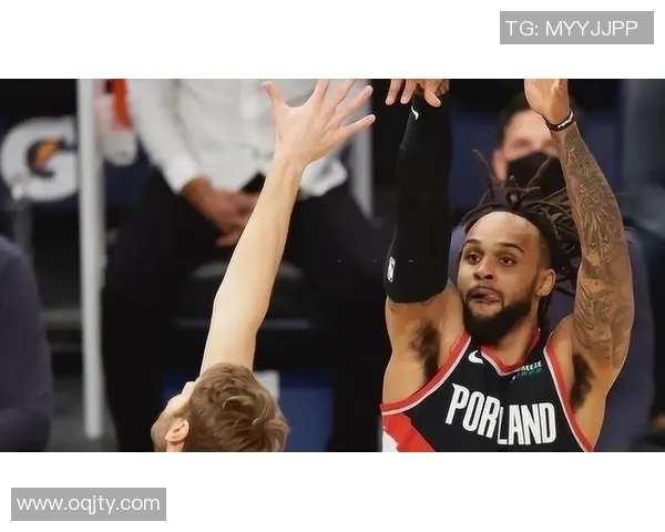 朱辰杰精彩拦截传球展现防守实力助力球队逆转局势